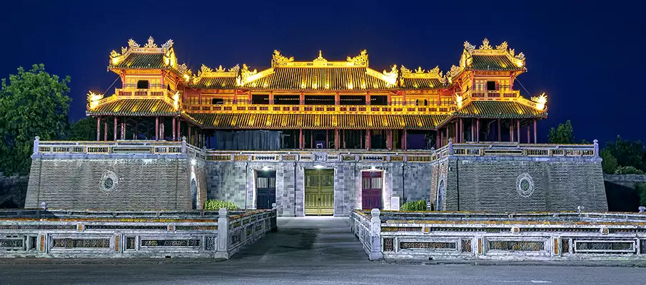 hue-top-misto-vietnam-palac