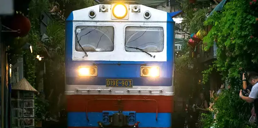 vlak-vietnam-hanoj-cestovani