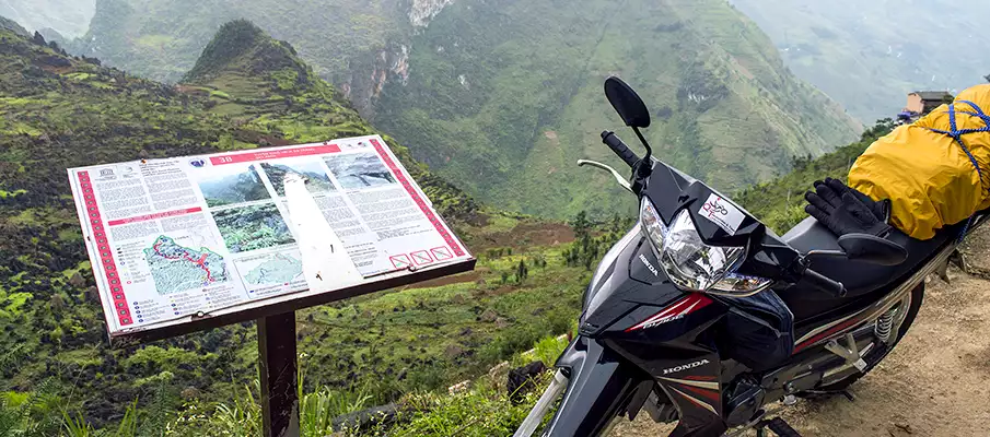Motorka v Ha Giang – průsmyk Ma Pi Leng Půjčení a jízda na motorce v Ha Giang Vietnam Ma Pi Leng