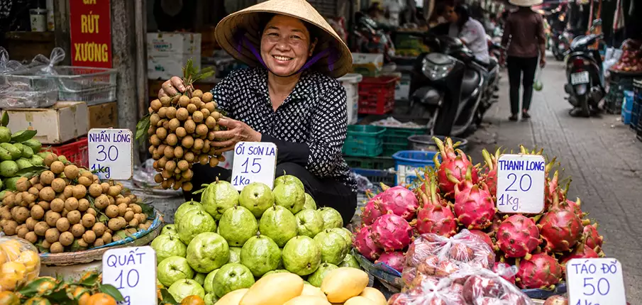 Prodej ovoce na trhu ve Vietnamu Exotické ovoce a zelenina na trhu ve Vietnamu